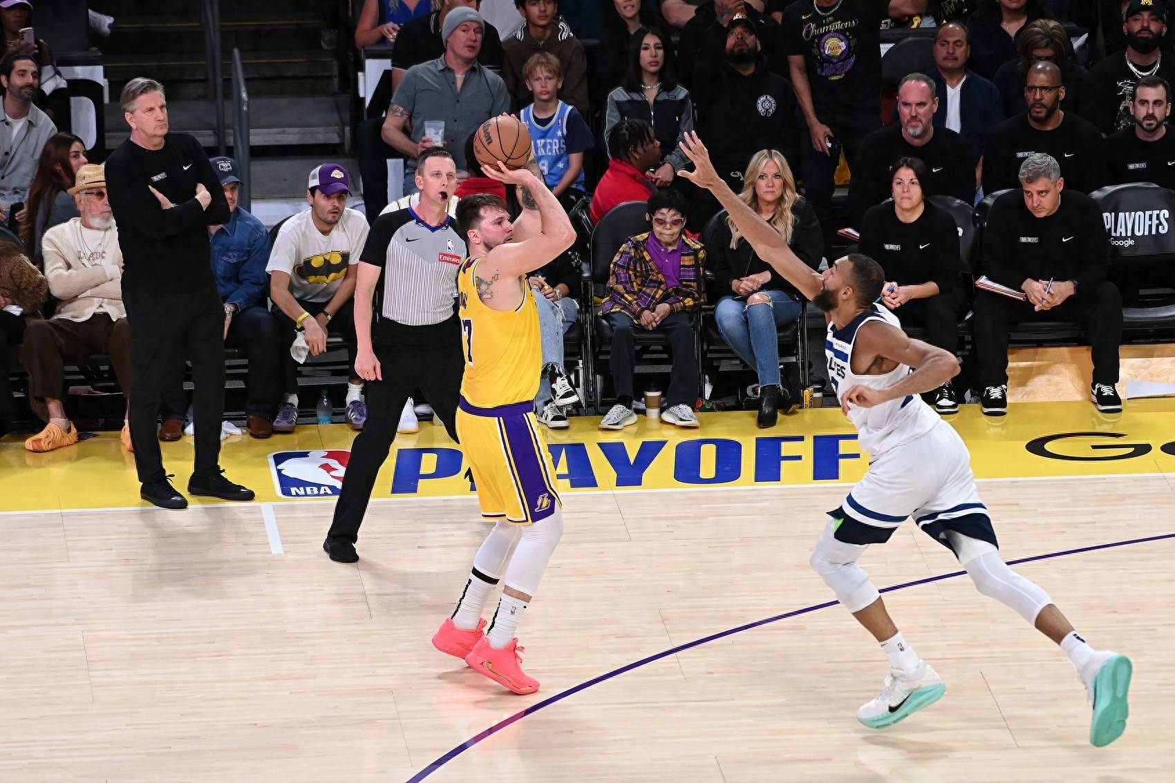 爵士vs独行侠:季后赛激战即将拉开帷幕的简单介绍 爵士vs独行侠:季后赛激战即将拉开帷幕的简单介绍