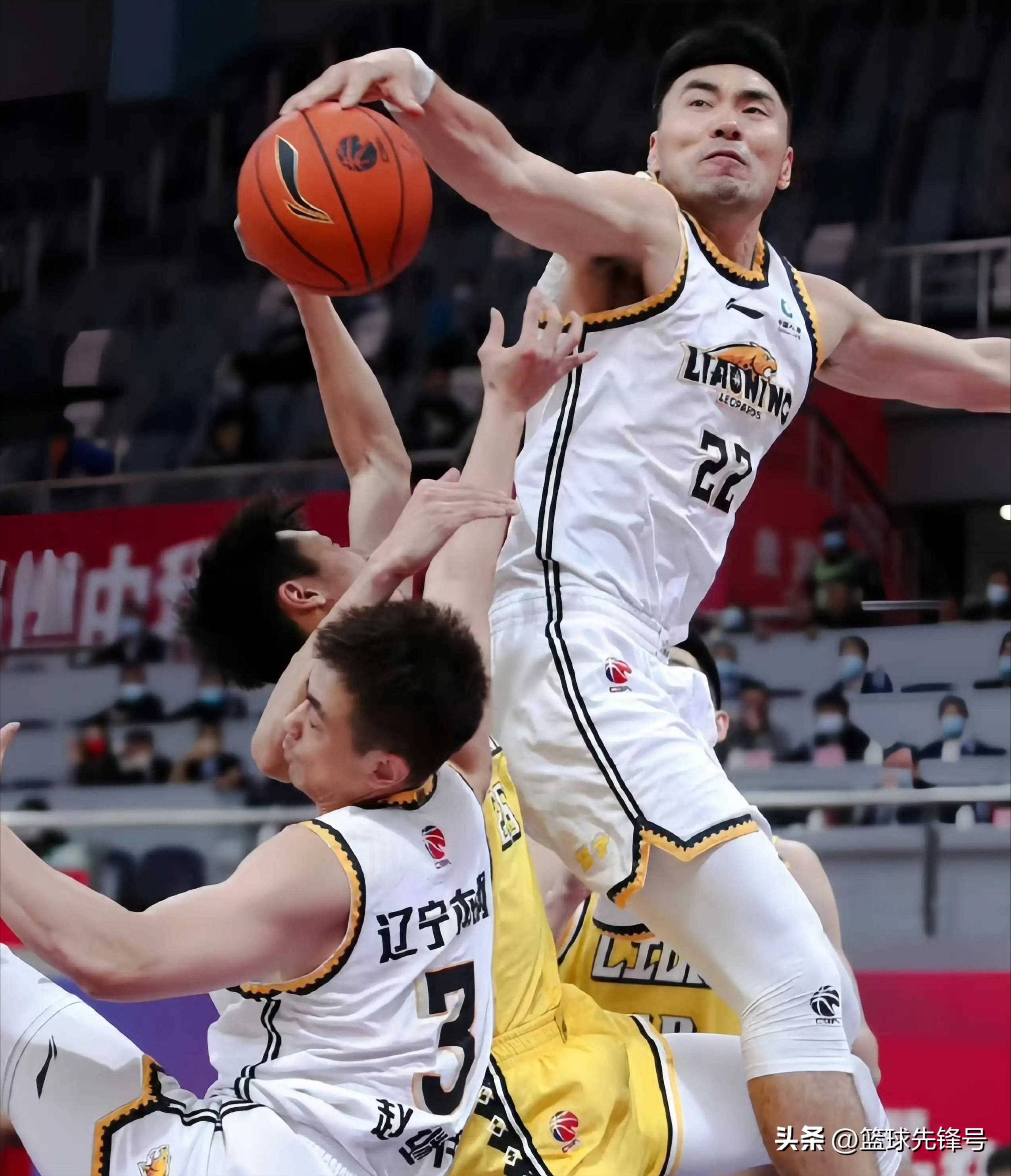 辽宁男篮主场败北,球队备受挫折 辽宁男篮主场败北,球队备受挫折