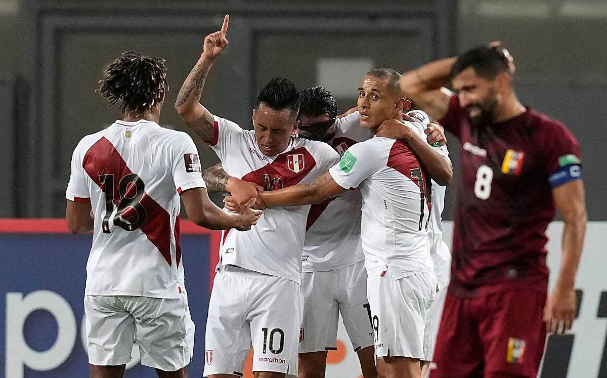 关于巴拉圭队士气高涨，取得比赛胜利的信息