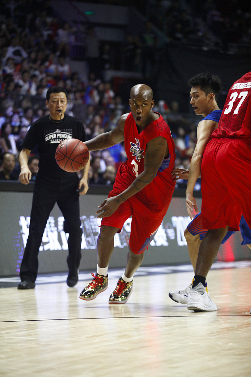 关于猛龙队后卫发挥神勇,帮助球队险胜对手的信息 关于猛龙队后卫发挥神勇,帮助球队险胜对手的信息