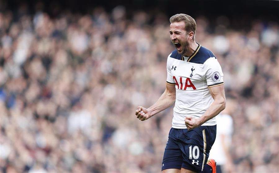 包含里尔队主场取胜，领先积分榜第二名分的词条