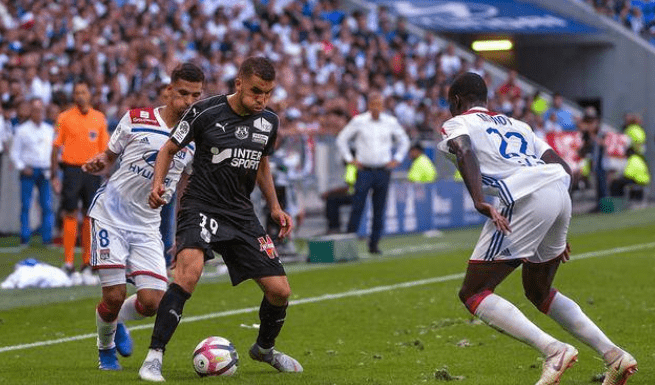 亚眠球队主场比赛吸引众多球迷前来支持的简单介绍