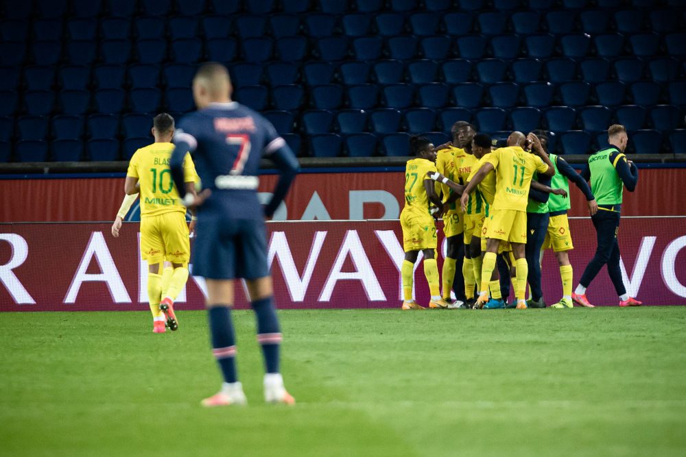 包含巴黎遭遇连败，领先优势缩小的词条