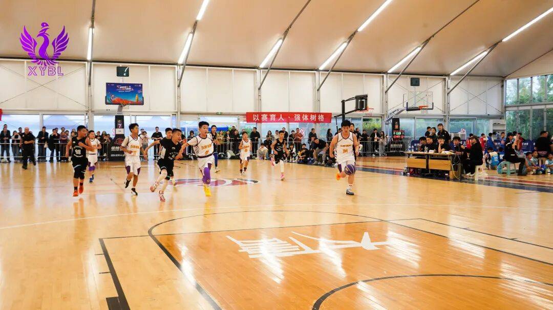 1xbet体育亚洲官网-篮球赛场火爆进行，强势球队频频晋级