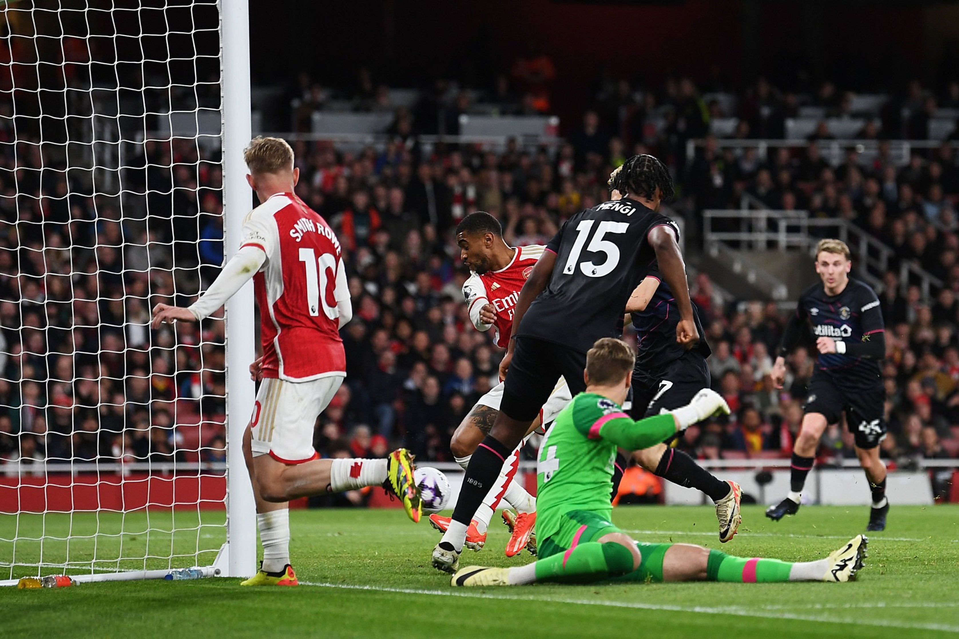 1xbet体育竞技-阿森纳主场击败伯恩茅斯，取得胜利